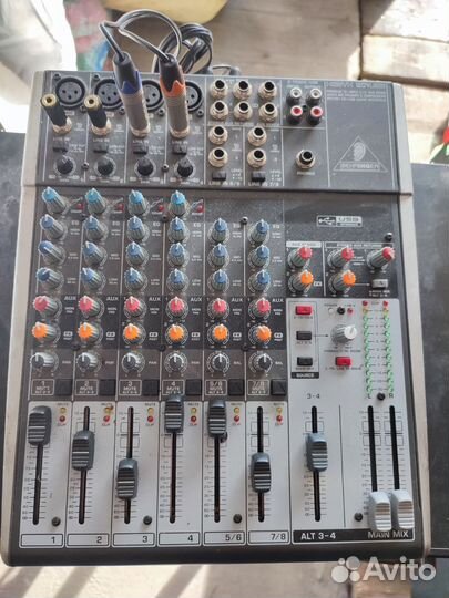 Микшерный пульт Behringer Xenyx 1204