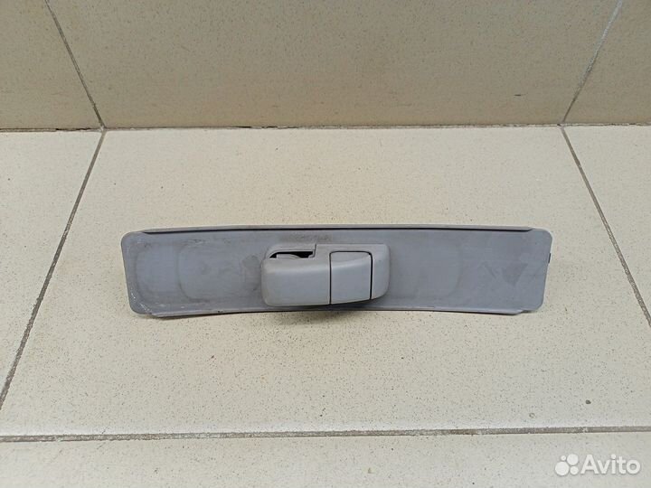 Механизм регулировки ремня безопасности Yaris 2005