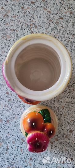 Заварочный чайник и сахарница