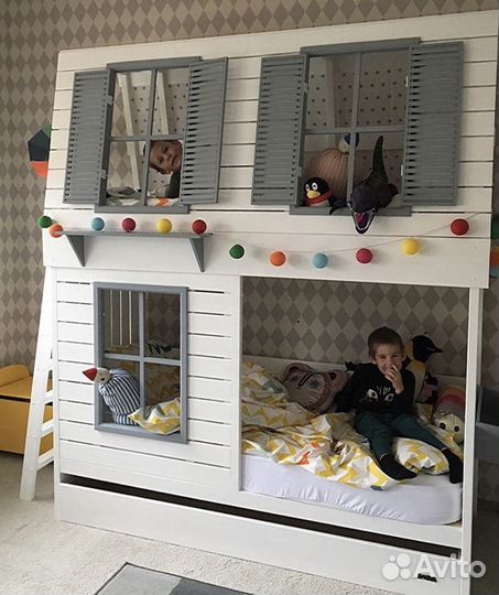 Кроватка домик двухъярусная