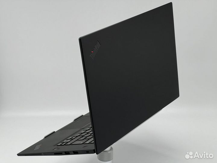 Мощный Lenovo ThinkPad P1 Xeon E-2176M/16/512