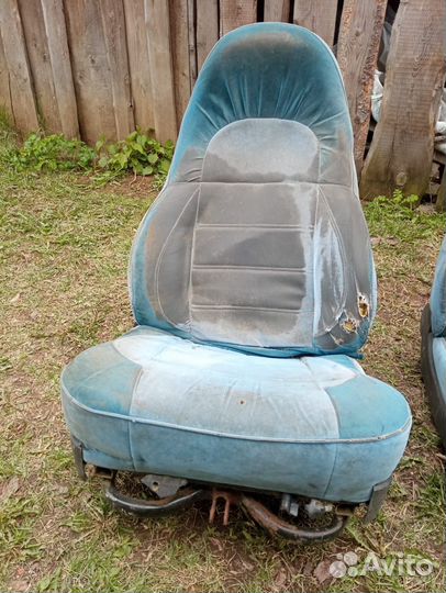Передние сиденья Газ Волга