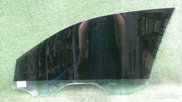 Стекло двери Volkswagen Passat Правое Переднее