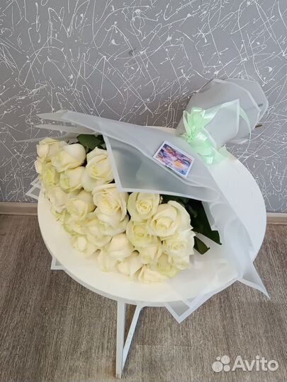 Цветы белые розы