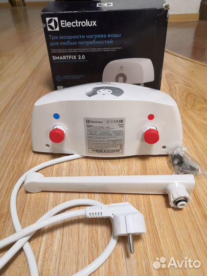 Нагреватель воды проточный Electrolux