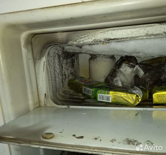 Старый холодильник