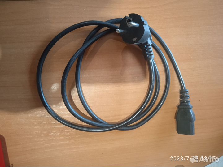 Кабель питания для компьютера