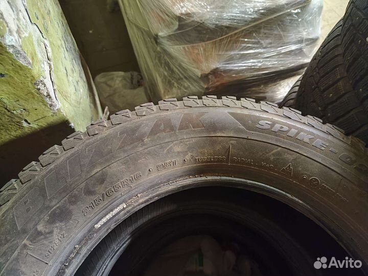Bridgestone Blizzak Spike-02 SUV 205/65 R16 98T