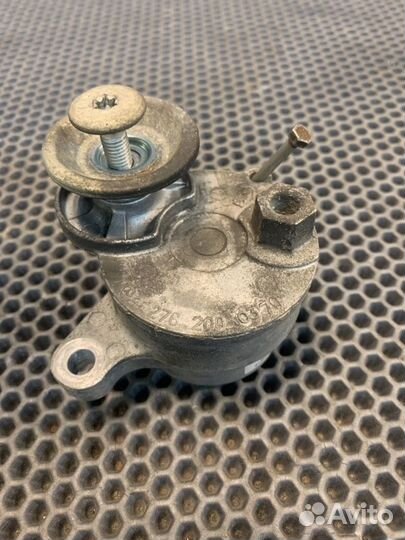 Натяжитель ремня Mercedes-Benz C-Class W205 M276