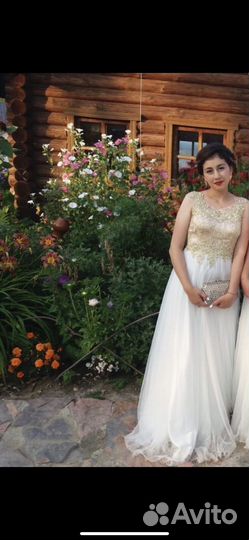 Белое вечернее платье