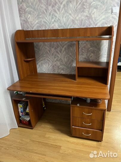 Компьютерный стол