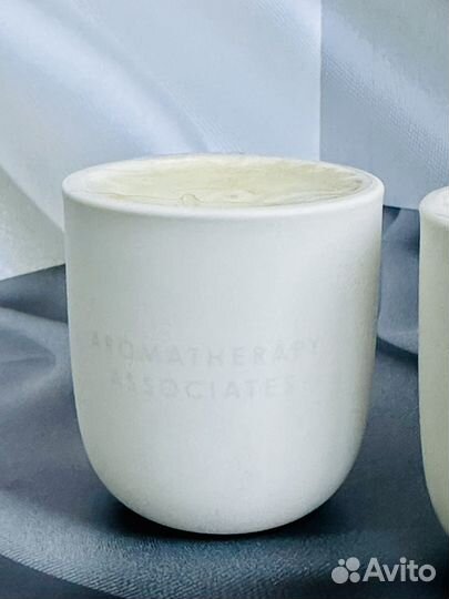 Ароматическая свеча Aromatherapy Associates Revive