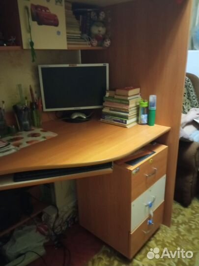 Школьный уголок, торг