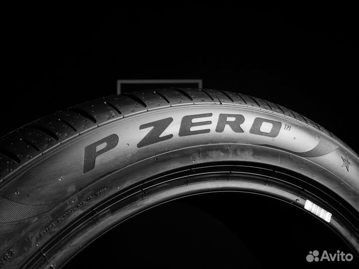 Pirelli P Zero PZ4 285/40 R20 и 255/45 R20 116Y