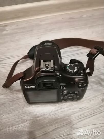 Зеркальный фотоаппарат Canon EOS 1100D, коричневый