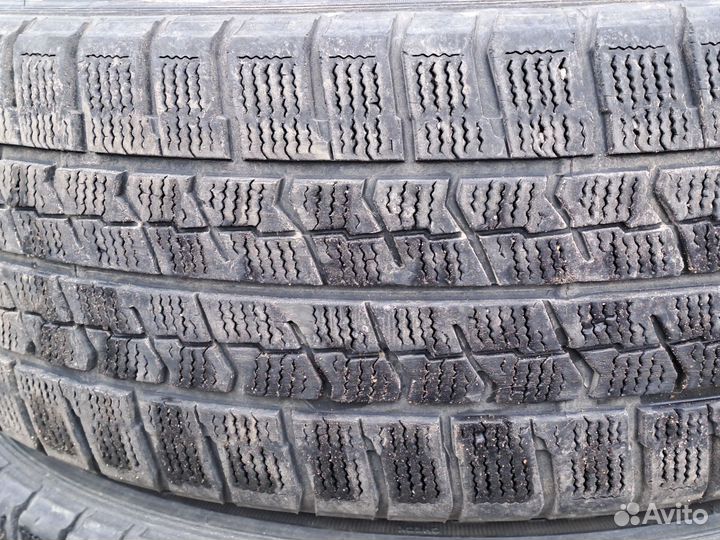 Goodyear Ice Navi Zea 215/55 R17