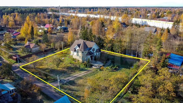 Дом 297 м² на участке 24 сот.