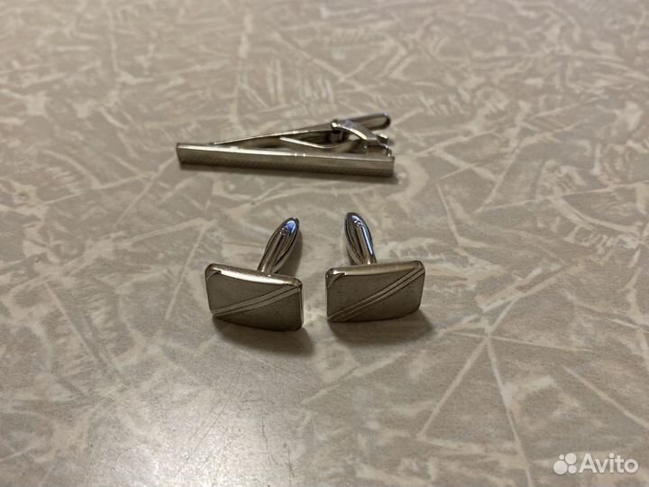 Запонки и зажим для галстука