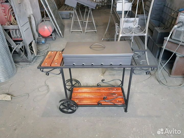 Мангал на колесах 4 мм с крышкой