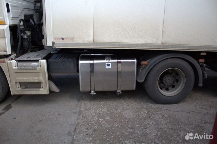 Бак на 375л MAN TGX 700*700