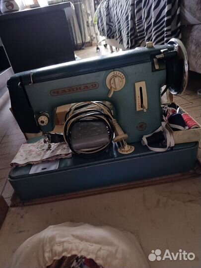 Продам швейную машинку Чайка-2 в нерабочем состоян