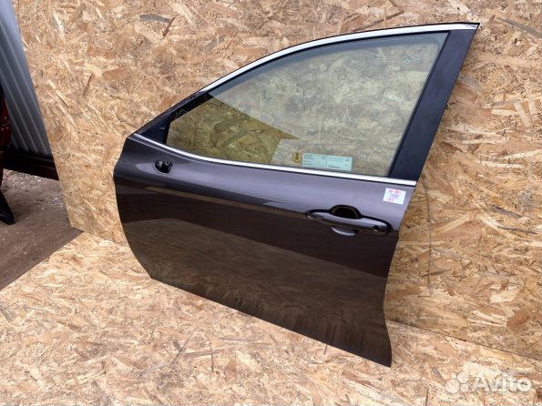 Дверь передняя левая Toyota Camry 70