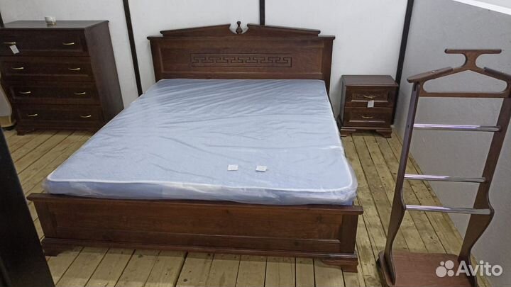 Кровать двухспальная 
