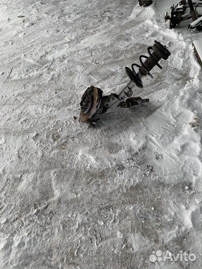 Поворотный кулак правый murano z 52