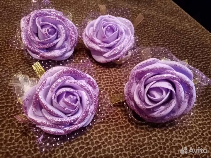 Цветок на запястье