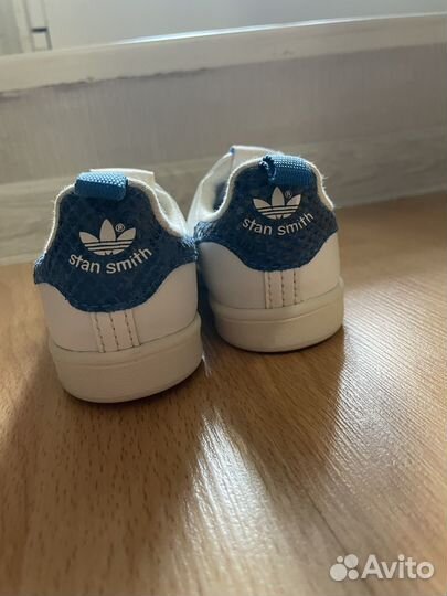 Кроссовки adidas