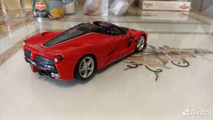 Машина La Ferrari Аperta, Bburago