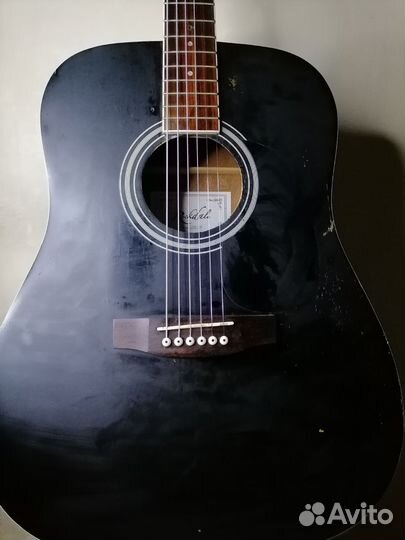 Акустическая гитара