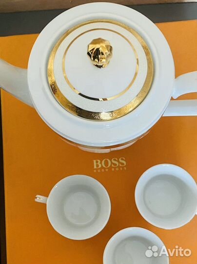 Чайник и чашки