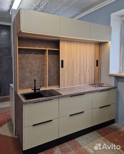 Кухонный гарнитур выставочный образец