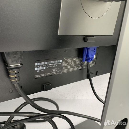 Монитор dell P2213