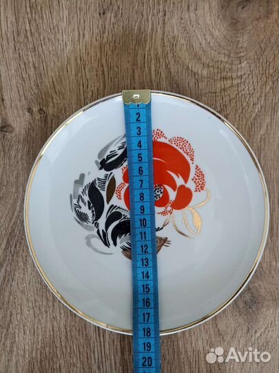 Тарелки фарфоровые 