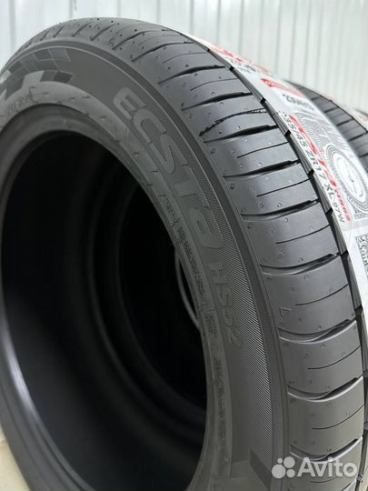 Kumho Ecsta HS52 185/50 R16 81V