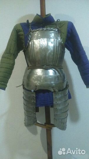 Стилизация кирасы максимилиановского типа