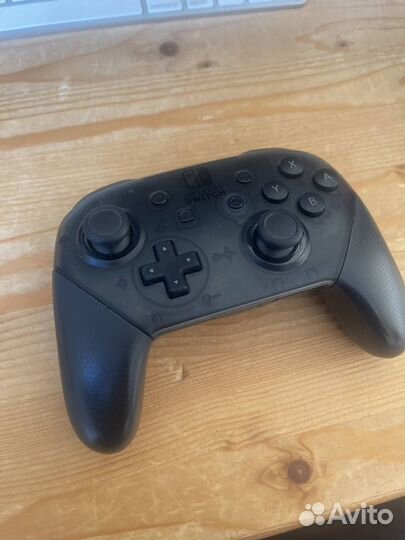 Геймпад Nintendo Switch Pro Controller, черный