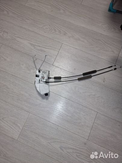 Замок двери передний левый Mitsubishi galant 9