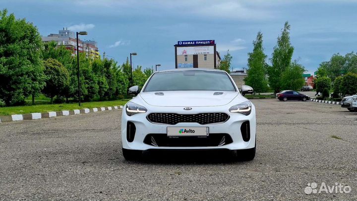 Kia Stinger 2.0 AT, 2021, 33 000 км