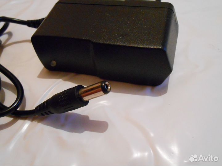 Зарядное 8.4 в. для фонарей с литиевыми батареями