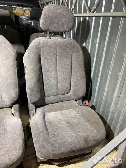 Передние сиденья Hyundai Elantra XD G4ED 2008