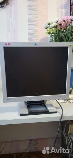 Монитор Samsung