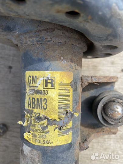 Амортизатор передний правый opel astra J GTC