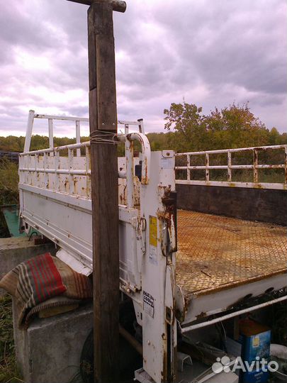 Кузов с аппарелью бортовой от японского грузовика