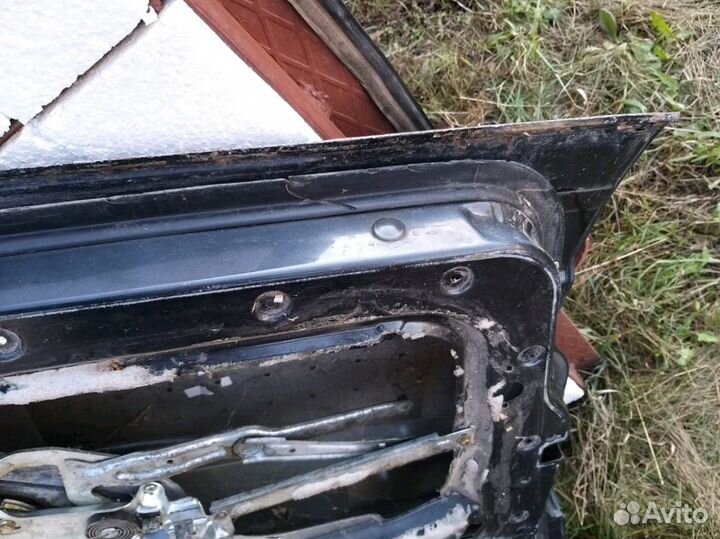 Левая передняя дверь на BMW e34 кузов