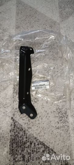 Кронштейн крыла L. Nissan X-trail T32 F41C1-4claa