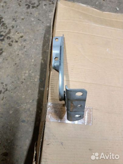 Петля капота citroen