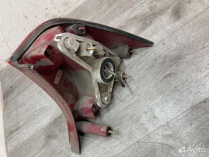 Фонарь задний левый Ford Focus